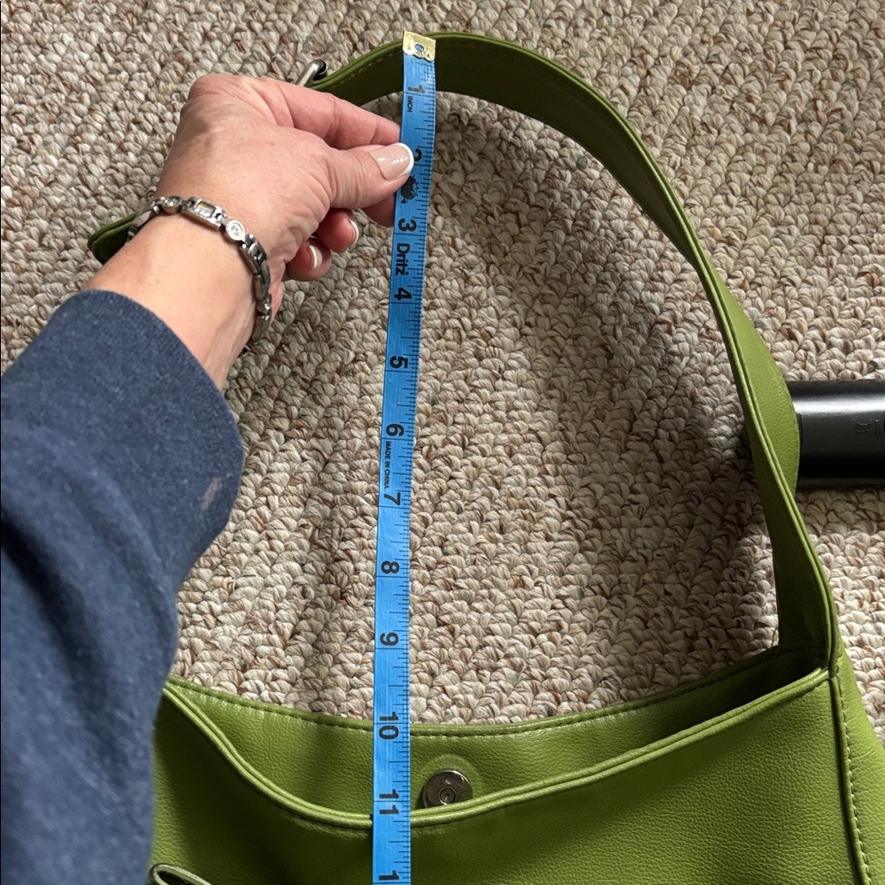Dockers Vibrant Green Leather Shoulder Bag - Picture 15 of 15